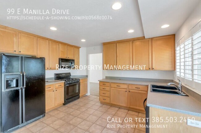 Building Photo - Where Convenience Meets Luxury.