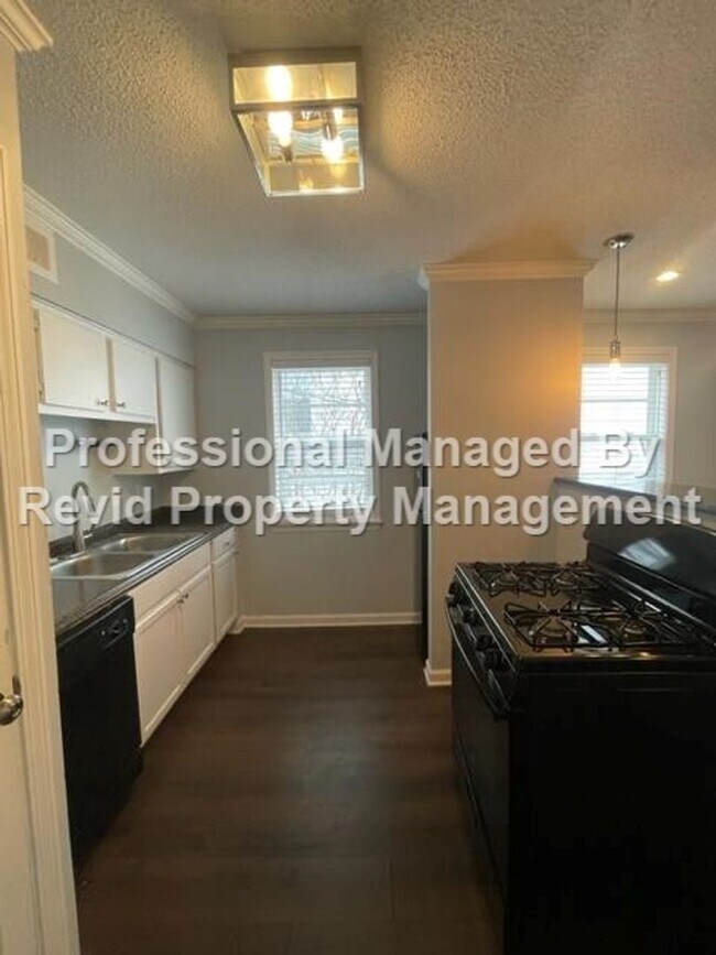 Building Photo - 36 N Auburndale St