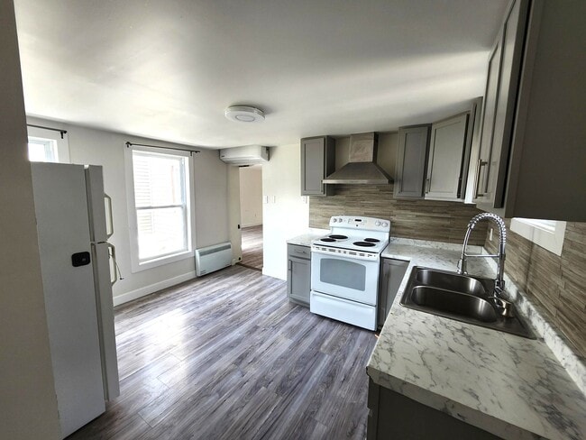 Building Photo - 135 Market Pl
