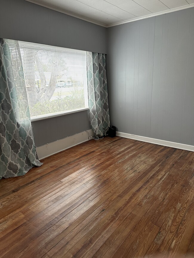 Building Photo - 1601 S 41st St