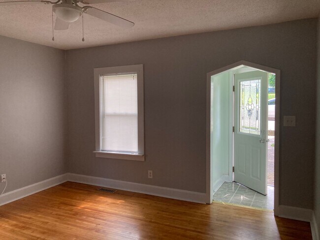 Foto del edificio - Rental Amount REDUCED!