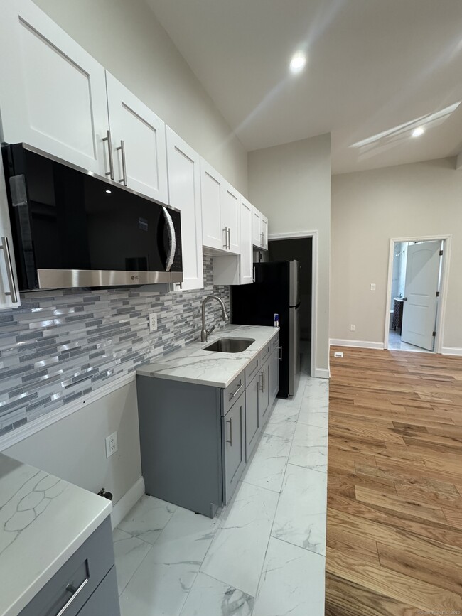 Foto del edificio - 740 Dixwell Ave