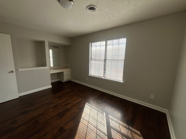 Building Photo - 30 Brianfield Cv