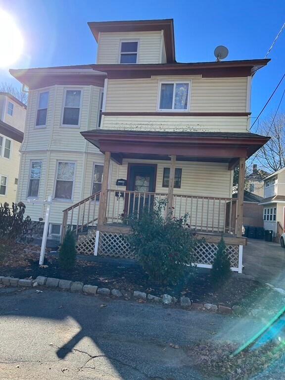 142 Oakside Ave Unit 2, Methuen, MA 01844 Room for Rent in Methuen, MA