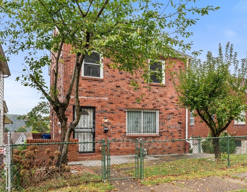 Foto principal - 5034 Ampere St