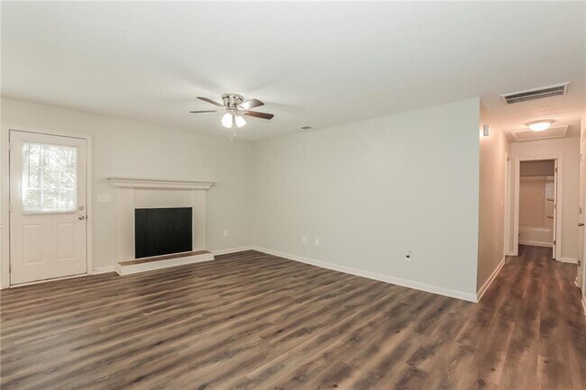 Foto del edificio - 521 Lillian Way