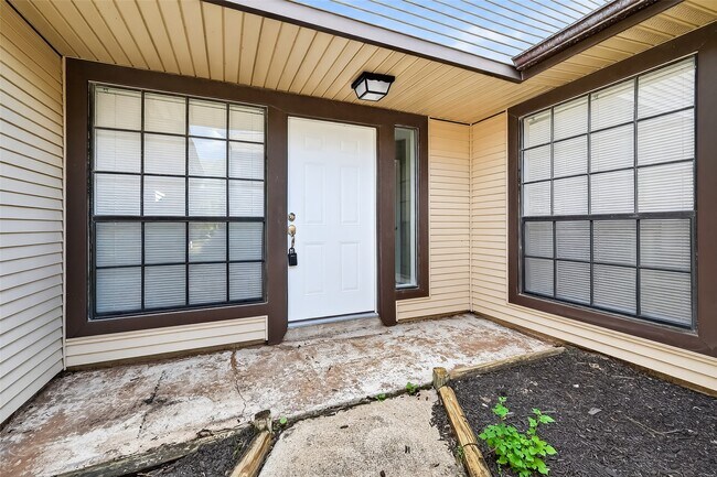 Foto del edificio - 3111 Timber View Dr