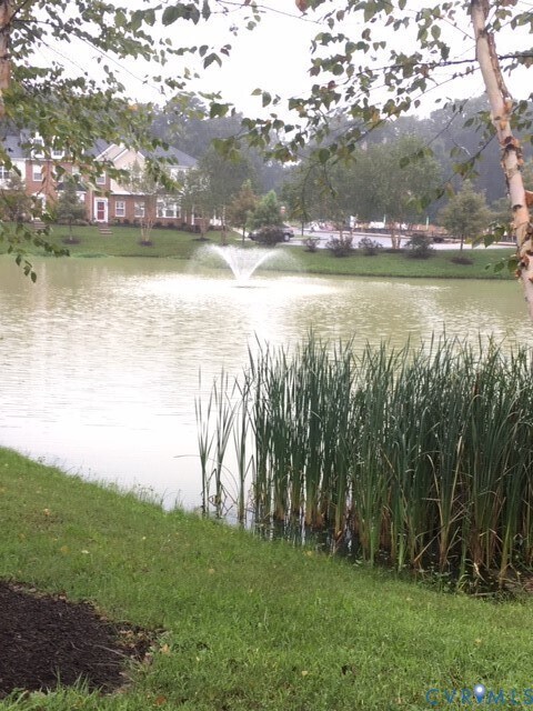 Foto del edificio - 7474 Pebble Lake Dr