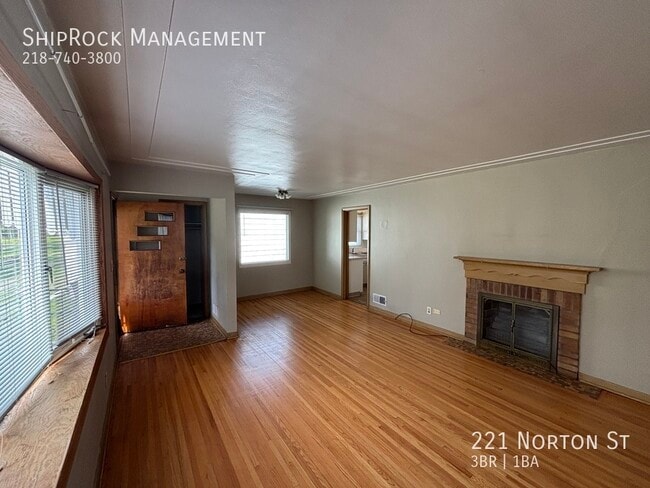 Building Photo - 221 Norton St