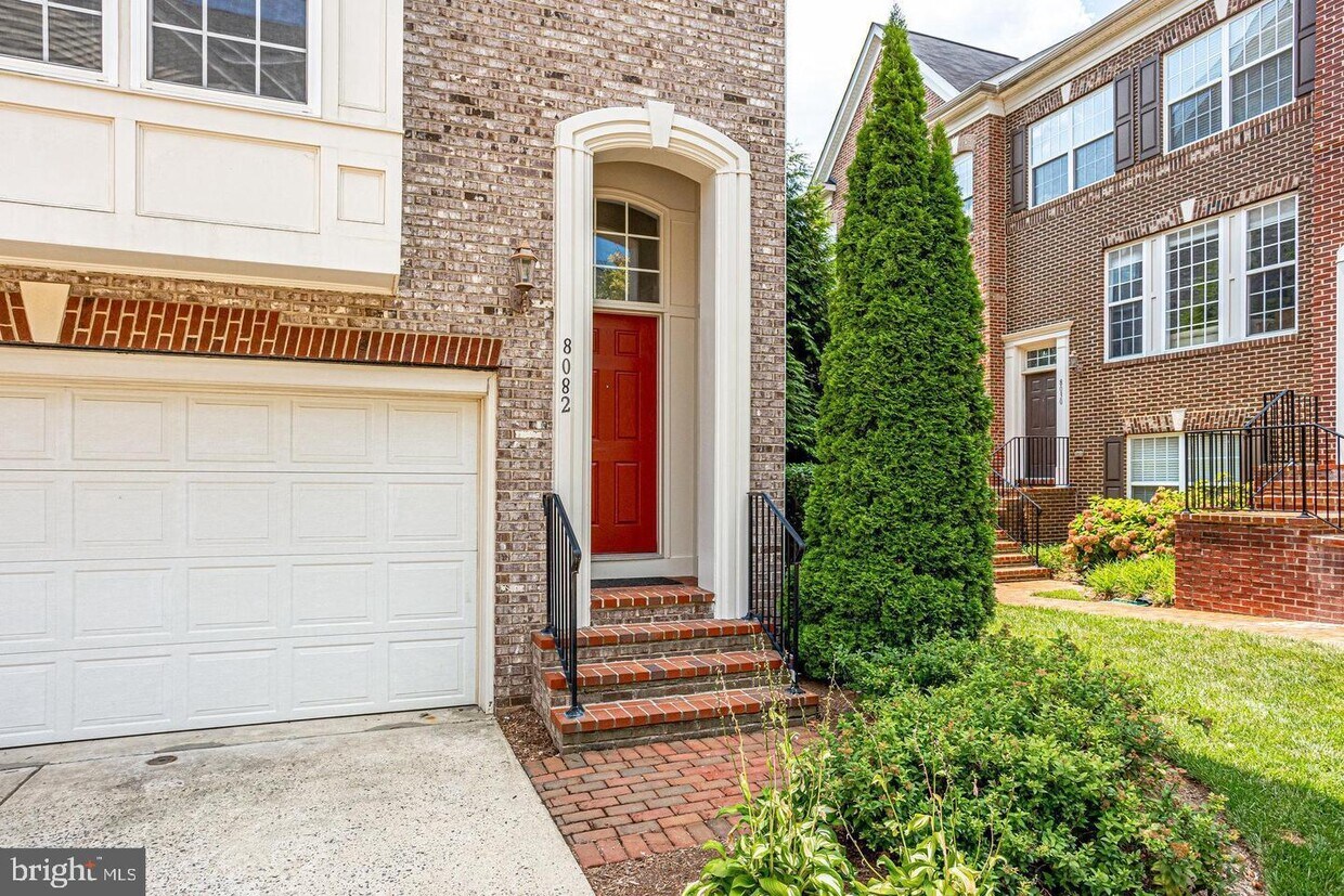 8082 Criaza Branch Ct, Vienna, VA 22182 Townhome Rentals in Vienna VA