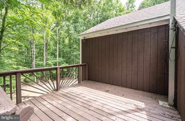 Building Photo - 125 Shady Creek Ln