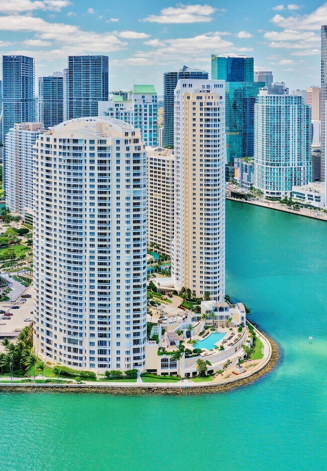 Foto del edificio - 848 Brickell Key Dr