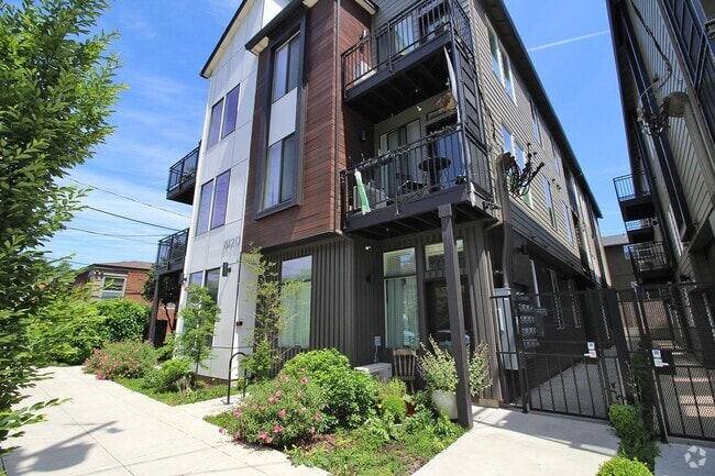 Building Photo - 1111 SE Tenino St