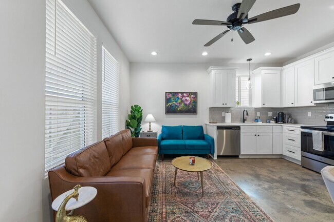 Foto del edificio - 500 Highland Oaks Ln