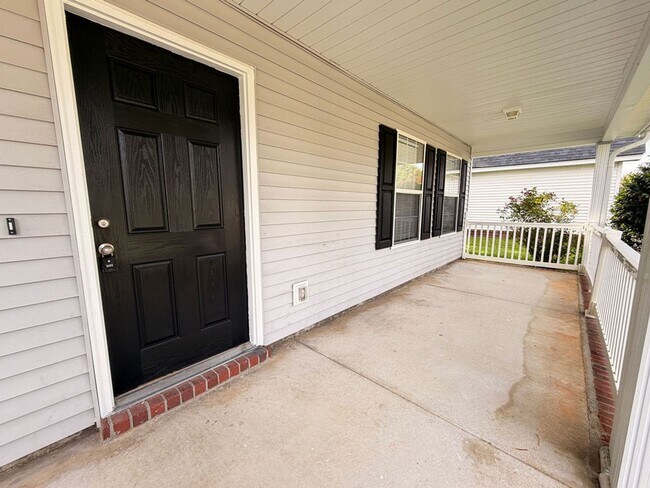 Foto del edificio - Available now. Beautiful, FULLY REMODELED 3 BR/2.5 BA Home in Tanner Plantation!