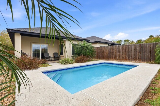 Building Photo - 1809 Pease St