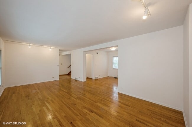 Building Photo - 1408 Wilmette Ave