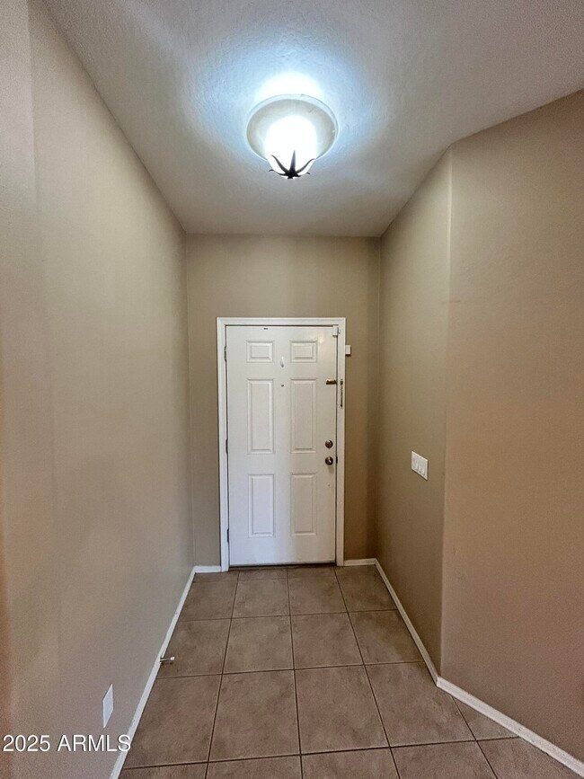 Foto del edificio - 45168 W Mescal Dr
