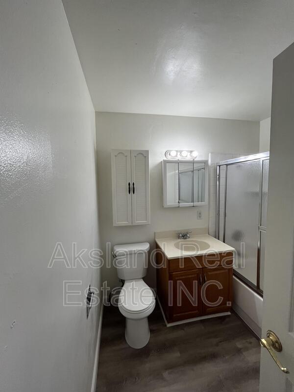 Foto del edificio - 4555 Davis Ave