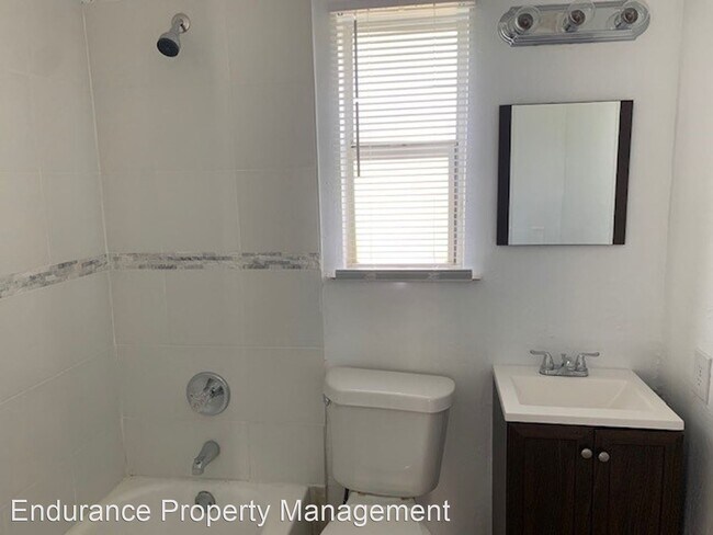 Building Photo - 3 br, 2 bath House - 1750 W 12th St