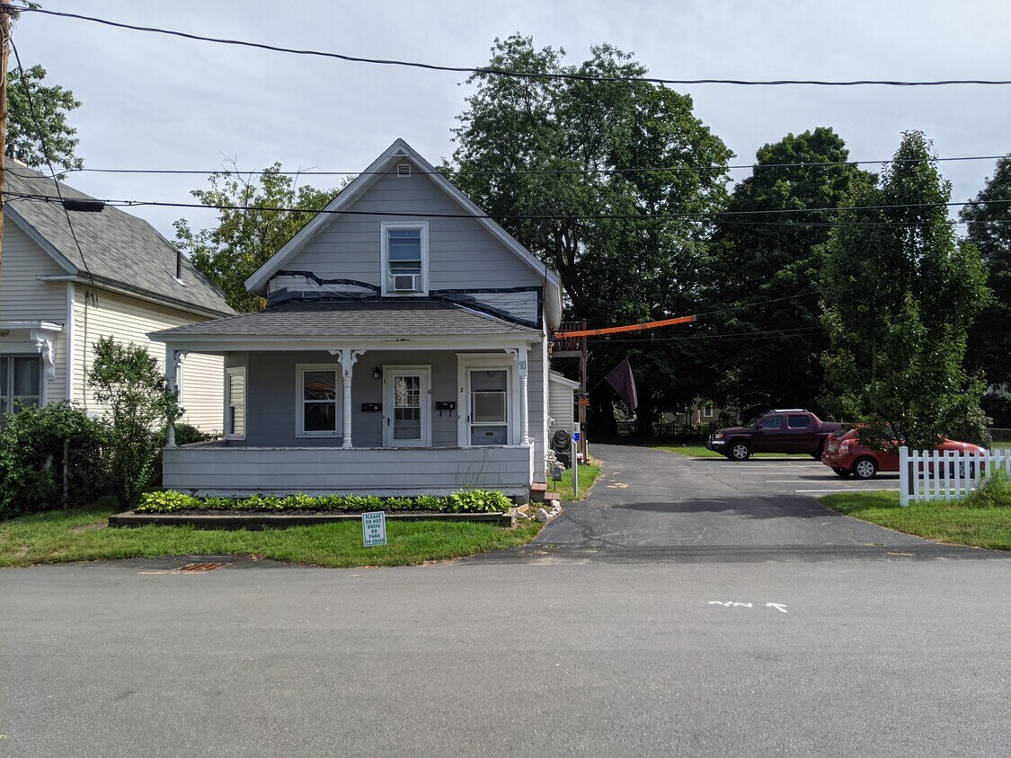 10 Arbor Street apt 1, 1st floor on left. - 10 Arbor St