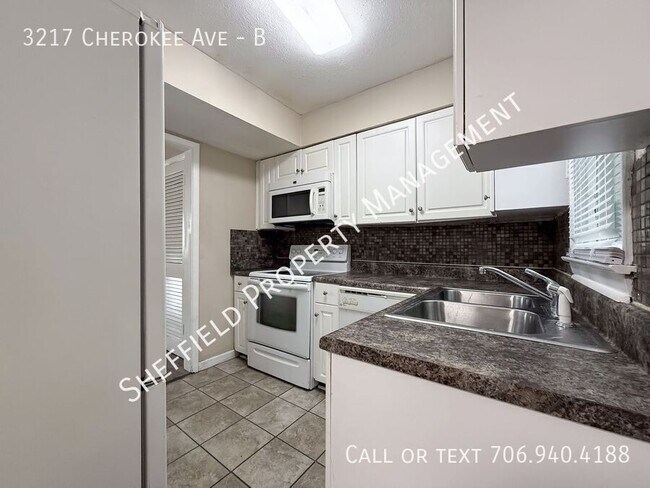 Building Photo - 3217 Cherokee Ave