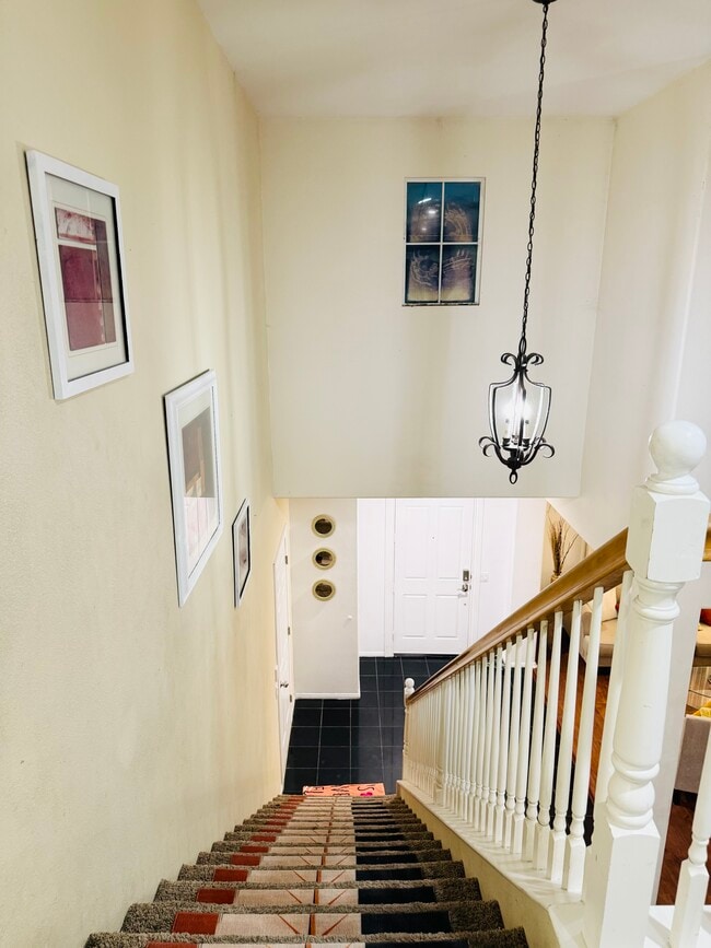 Building Photo - 1985 Meridian St