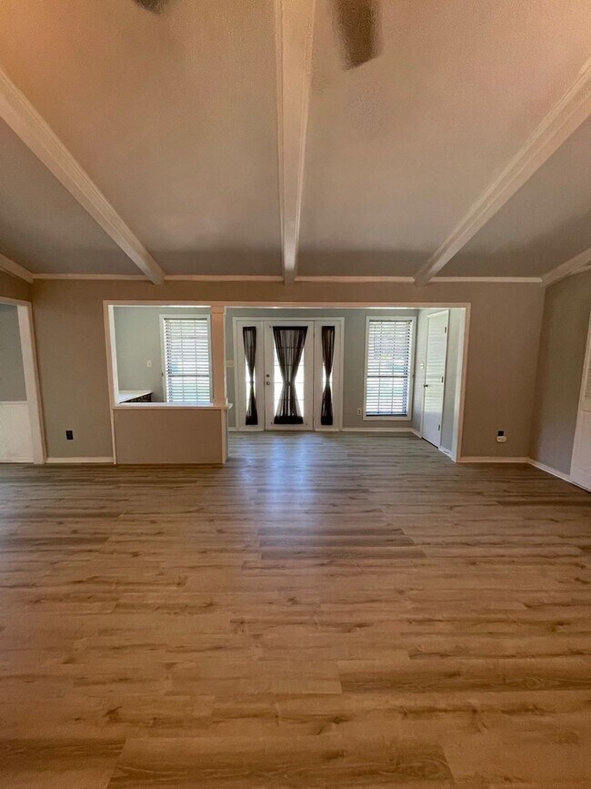 Building Photo - Single Family Home with a POOL on the EAST...