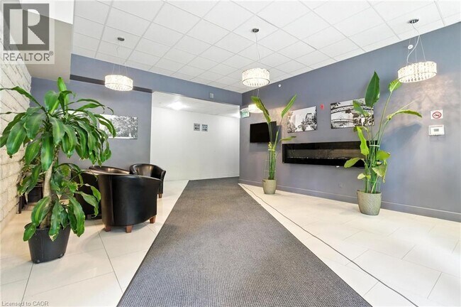 Building Photo - 149 Main St W