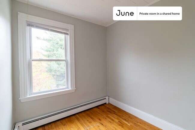 Foto del edificio - Room in Shared 4 bed/1 bath home