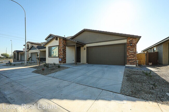 Building Photo - 4 br, 2.5 bath House - 10765 W Garfield St