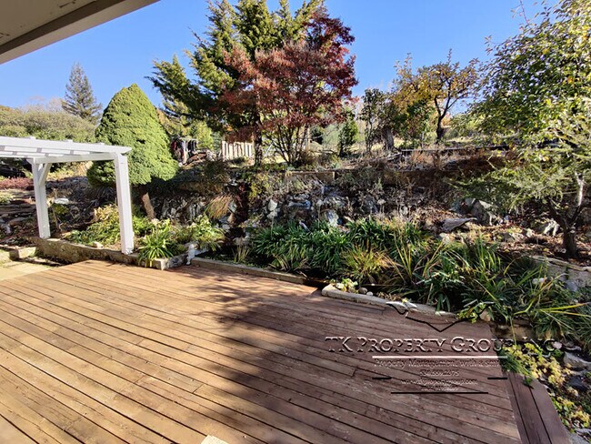 Foto del edificio - 1143 Slate Creek Rd