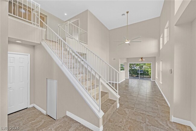 Foto del edificio - 7848 Bluewater Dr