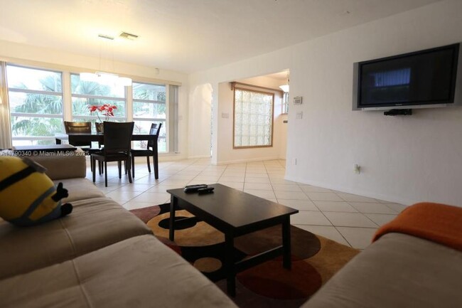 Foto del edificio - 3 bedroom in Hollywood FL 33020