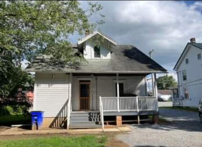 Building Photo - 733 Virginia Ave