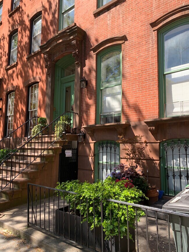 Foto del edificio - 422 Clermont Ave
