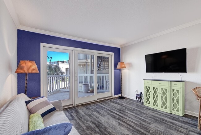 Building Photo - 6300 Seawall Blvd