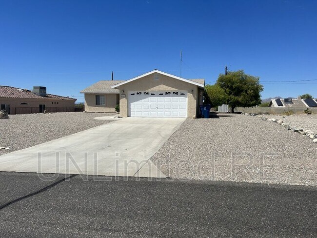Building Photo - 907 Joshua Tree Dr