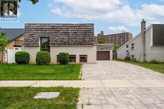 Building Photo - 52 Masseygrove Crescent