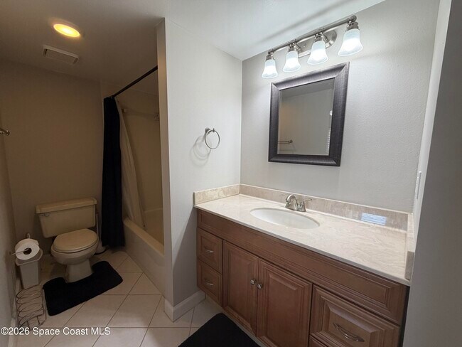 Foto del edificio - 5801 N Banana River Blvd