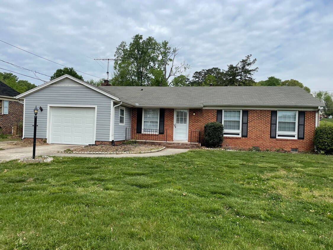Primary Photo - 3 Bedroom Off Rehobeth Church Road
