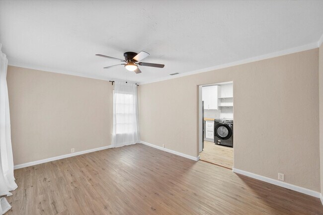 Building Photo - 4036 Valentine St