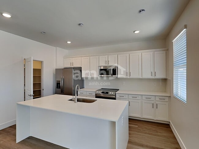 Foto del edificio - 9612 Harkes Dr