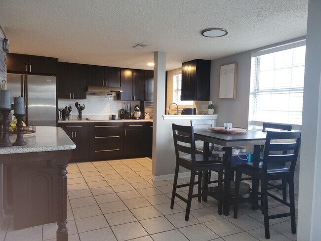 Foto del edificio - 3506 Chatham Dr