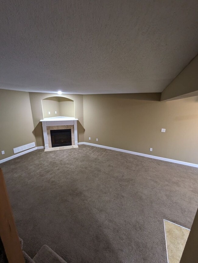 Building Photo - 805 SW Imperial Blue Springs, MO 64064