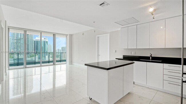 Foto del edificio - 92 SW 3rd St