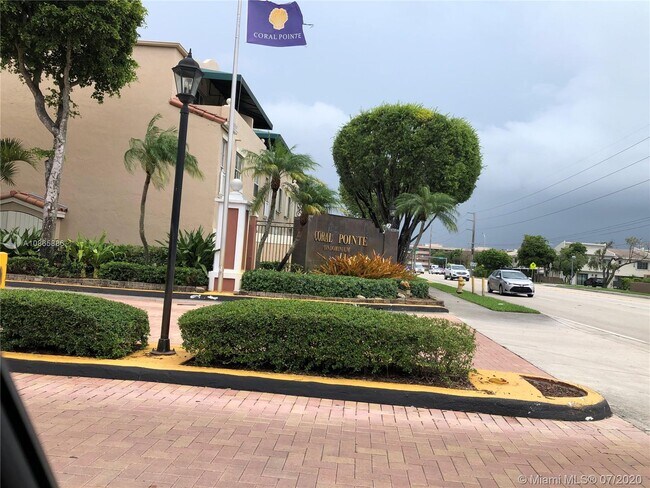 Foto del edificio - 8660 NW 6th Ln