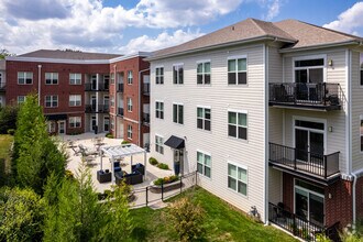 Building Photo - The Elle on Lockwood