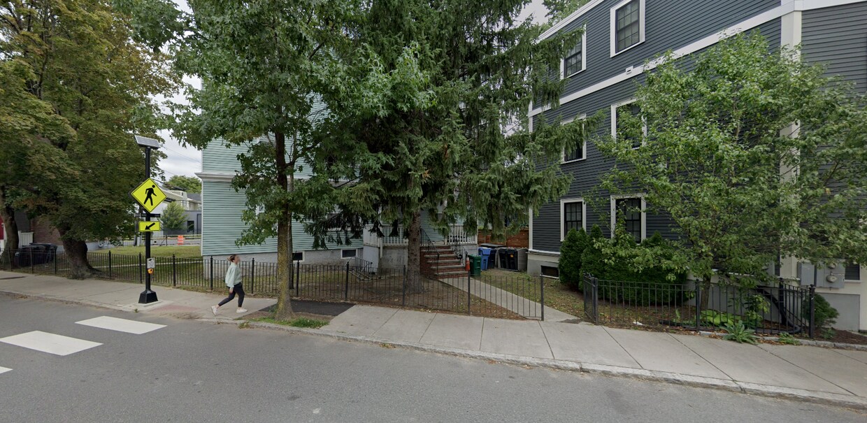 Primary Photo - 344 Putnam Ave