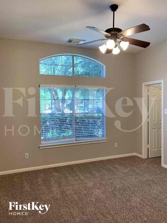 Building Photo - 66 N Planchard Cir
